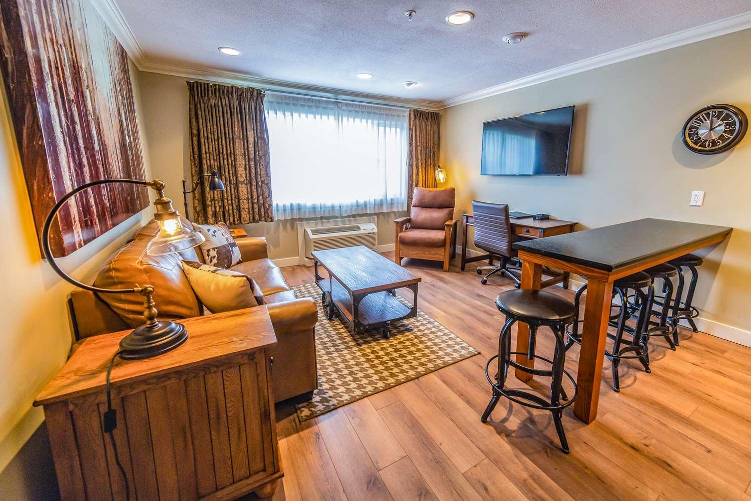 Prestige Hudson Bay Lodge & Conference Centre, Worldhotels Crafted Collection Смітерз Екстер'єр фото