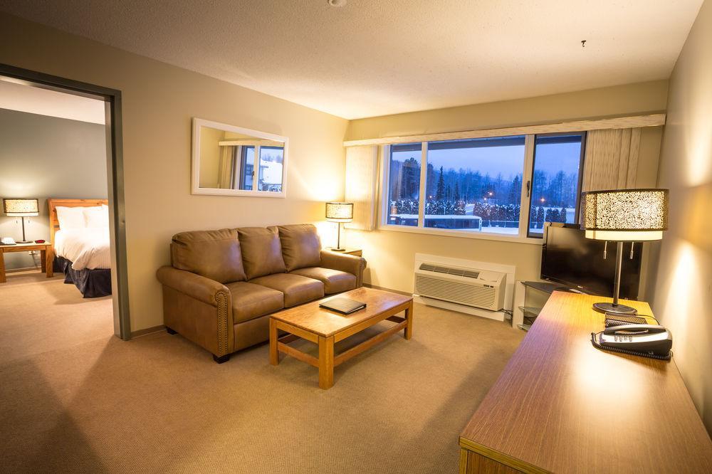 Prestige Hudson Bay Lodge & Conference Centre, Worldhotels Crafted Collection Смітерз Екстер'єр фото