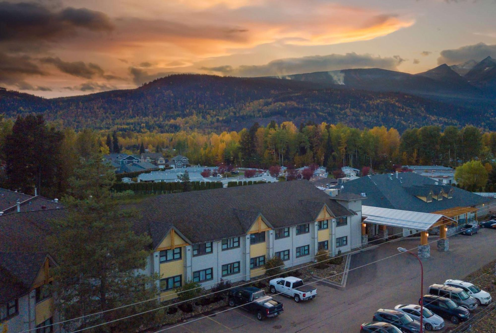 Prestige Hudson Bay Lodge & Conference Centre, Worldhotels Crafted Collection Смітерз Екстер'єр фото
